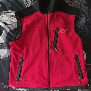 Mountain Hardwear Men's Black and Red Fleece Vest
